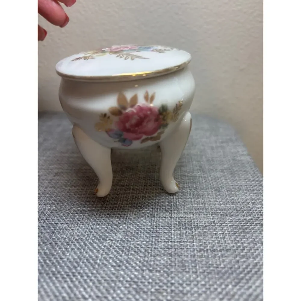 Vintage Occupied Japan Figurine Floral‎ Trinket Box